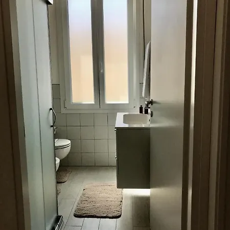 Locchi Suite_ Careggi/meyer/tramvia A Due Passi! * Florence