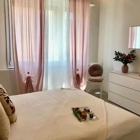 Locchi Suite_ Careggi/meyer/tramvia A Due Passi! Apartment *