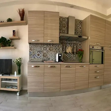 Locchi Suite_ Careggi/meyer/tramvia A Due Passi! Apartment